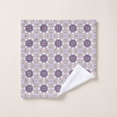 Purple, white and gray geometric mandala pattern  bad handdoek (Wasdoekje)