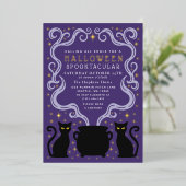 Purple Witchy Black Cat Cauldron Halloween Party Folie Uitnodiging (Staand Voorkant)