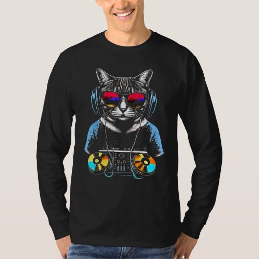 Purrfect DJ Vibes Cat Kitty on Turntables T-shirt (Voorkant)