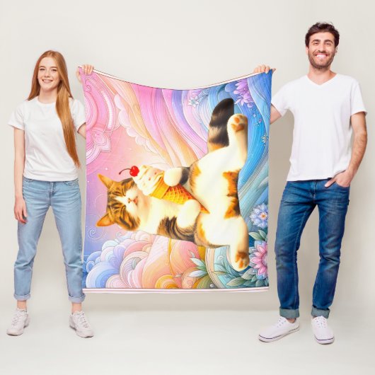 Purrfectly Asleep – Cat Holding Ice Cream Cone Fleece Deken (In situ)