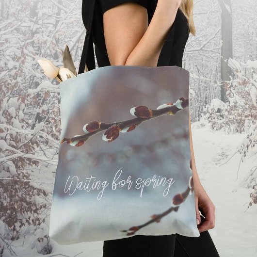Pussy willow-bijkantoren met catkins in de late wi tote bag