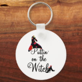 Puttin' op de Witch Tshirts en Gifts Sleutelhanger (Voorkant)