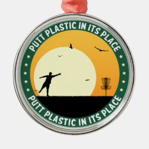 Puttplastic op zijn plaats metalen ornament