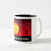 Puttplastic op zijn plaats tweekleurige koffiemok (Voorkant rechts)