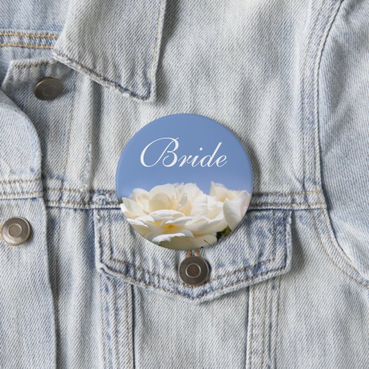  puur witte rozenbloem bruinkoolknoop ronde button 7,6 cm (In situ)