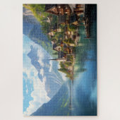 Puzzel met charmant dorpje in Alpen, Europa. (Verticaal)