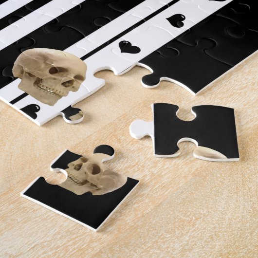 Puzzels Black en White Stripe Skulls Hearts (Zijkant)