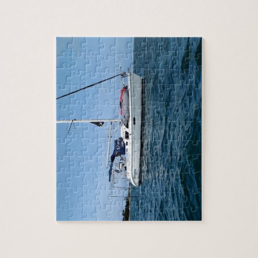 Puzzle of a Starjewel the sailboat at anchor. Legpuzzel (Verticaal)