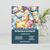 Pyjama popcorn cartoon slapende logeerpartij kaart (Staand voorkant)