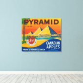 Pyramid Apple Label - Penticton B.C. Canada Canvas Afdruk (Insitu (Houten vloer))