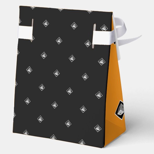 Pyramid Cube Zwart Wit Sinaasappel Bedankdoosjes (Achterkant)