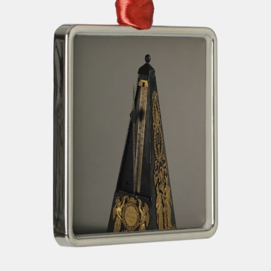 Pyramidale metronoom, 1815 metalen ornament (Rechts)