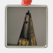 Pyramidale metronoom, 1815 metalen ornament (Voorkant)