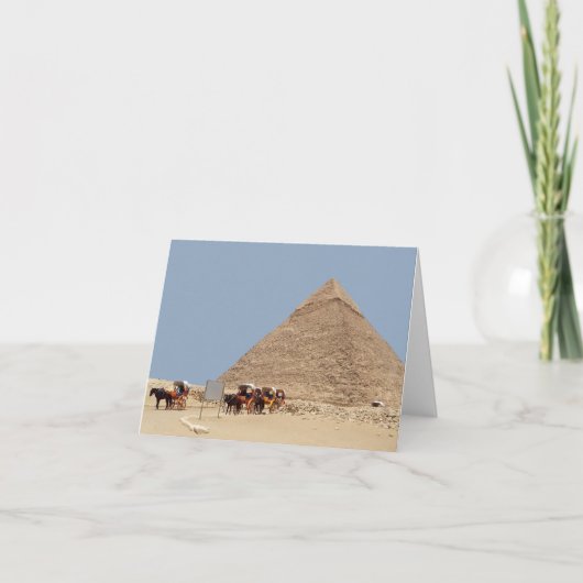 Pyramide van Khafre en een reeks chariots Feestdagen Kaart (Voorkant)