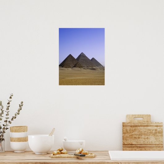 Pyramiden in de woestijn van Caïro, Egypte Poster (Keuken)