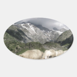 pyreneeën landschap ovale sticker
