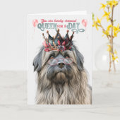 Pyrenese Herder Koningin voor Dag Grappige Verjaar Kaart (Gele Bloem)