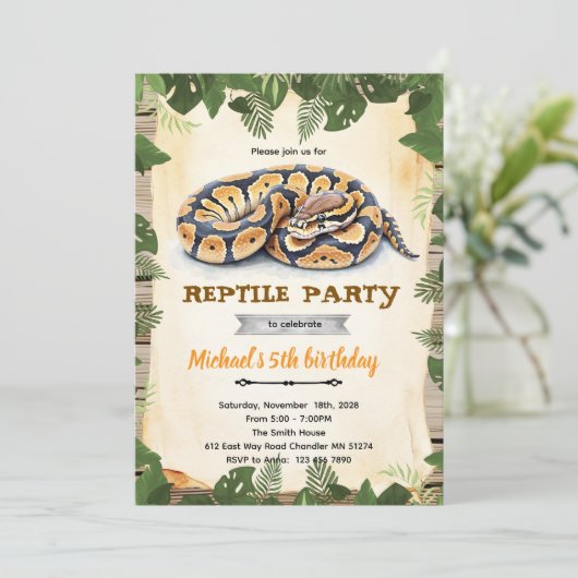 Python reptile birthday party invitation kaart (Staand voorkant)