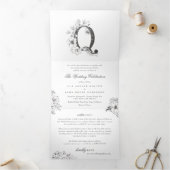 'Q' Monogram mooi geborsteld Floral Wedding Drieluik Uitnodiging (Binnen)