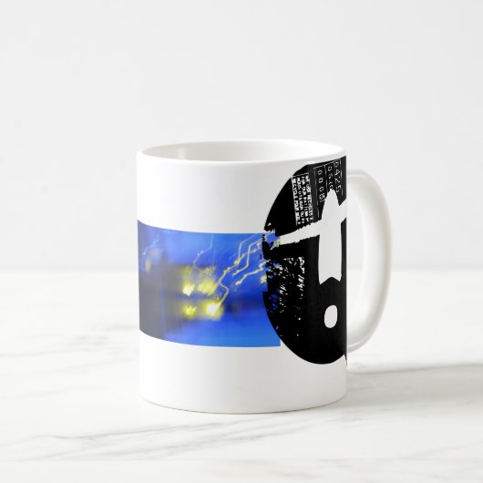 Q Monogram Typografische Mok (Voorkant rechts)