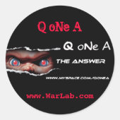 Q oNe A Sticker (Voorkant)