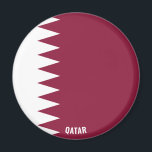 Qatar Vlag Charmante Patriottische Magneet<br><div class="desc">Qatar Vlag Charmante Patriottische Magneet met de vlag van Qatar over de hele magneet. Landnaam is subtiel geïntegreerd in het ontwerp aan de onderkant. Tekst is volledig aanpasbaar met de "Pas aan!" functie. Deze mooie Qatar-magneet is het stijlvolle geschenk voor elke gelegenheid.  2021 CoutriesOfTheWorld</div>