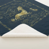 Qilin at Rest Golden Tapestry Sherpa Deken (3/4)