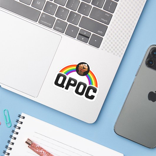 QPOC Progress Pride Sticker (Laptop met iPhone)