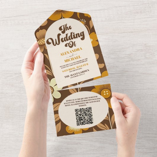 QR Code Arch Moderne Retro 70s Bloemen Bruiloft All In One Uitnodiging (Afscheurbaar)