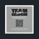 QR Code Bachelor Party Koop Drink Team Groom Brews Servet<br><div class="desc">Koop de bruidegom een drink! Aangepaste vrijgezellenfeest QR Code ontwerp voor uw vrijgezellenfeest kenmerken "TEAM GROOM" in vet zwart type. Pas de naam van de bruidegoms aan in een wit script. Titel of vrijgezellenfeest wordt hieronder in het wit weergegeven, samen met de locatie van het feest. Pas aan met uw...</div>