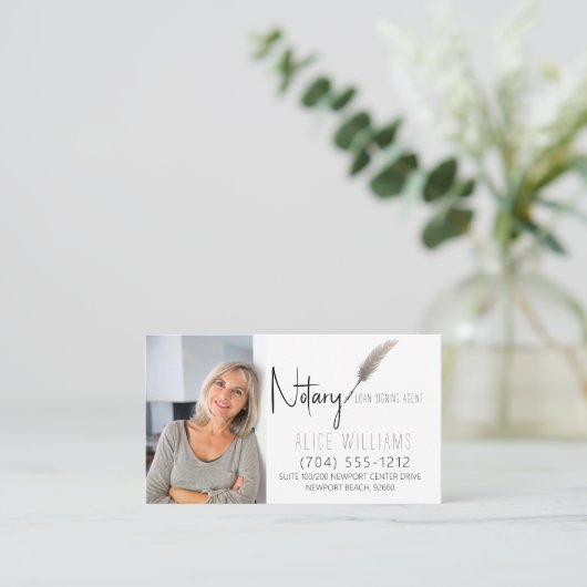 QR-code beige & White-minimalist - Notarisfoto Visitekaartje (Staand voorkant)