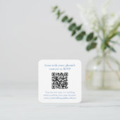 QR-code blauw en wit monogram wapen trouw-RSVP Informatiekaartje (Staand voorkant)
