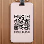 QR code Blush roze feminine scannable Contact Lost Bagagelabel<br><div class="desc">Een eenvoudig, stijlvol ontwerp van de aangepaste QR-code in een moderne, minimalistische typografie op een eenvoudige lichtroze achtergrond. De code QR en de naam kunnen gemakkelijk worden gepersonaliseerd om een ontwerp zo uniek te maken aangezien u bent! Het perfecte geschenk op maat of accessoire om ervoor te zorgen dat uw...</div>