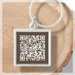 QR-code Bruine Sleutelhanger<br><div class="desc">Scannable QR de sleutelhanger van de Code. Op natuurlijke bruine toon. Voor zakelijk, zakelijk of persoonlijk gebruik. Voeg je websiteadres, sociale mediakanaal of venmo-, paypal- of cashapp-link toe. Klaar om aan te passen door uw URL te verbinden door de personalize knoop te gebruiken.</div>