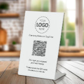 QR Code Business Logo, laat een Review achter Reclamebord Met Voetstuk