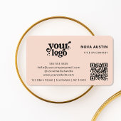 QR Code Business Logo Professional Modern Roze Visitekaartje