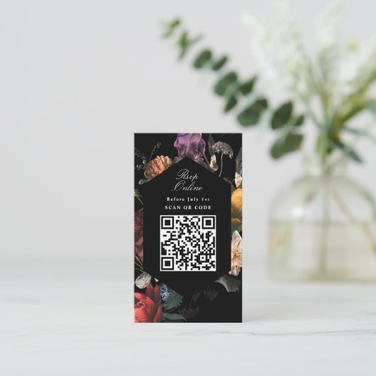 QR Code Dark Moody Black Floral Website RSVP Informatiekaartje (Staand voorkant)