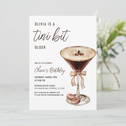 QR-code Een beetje oudere Espresso Martini Verjaar Kaart (Staand voorkant)