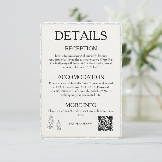 QR Code Eenvoudige Moderne Faux Deckled Edge Weddi Informatiekaartje (Staand voorkant)