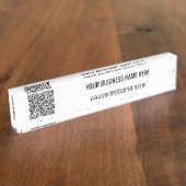 QR-code en aangepaste professionele tekst op maat Naambordje (Zijkant)