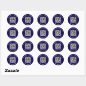 QR-code en aangepaste tekst rond wit & donkerblauw Ronde Sticker (Vel)