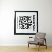 QR-code en tekst met een lichtblauwe rand kunnen w Wandkleed (In Situ (horizontaal))