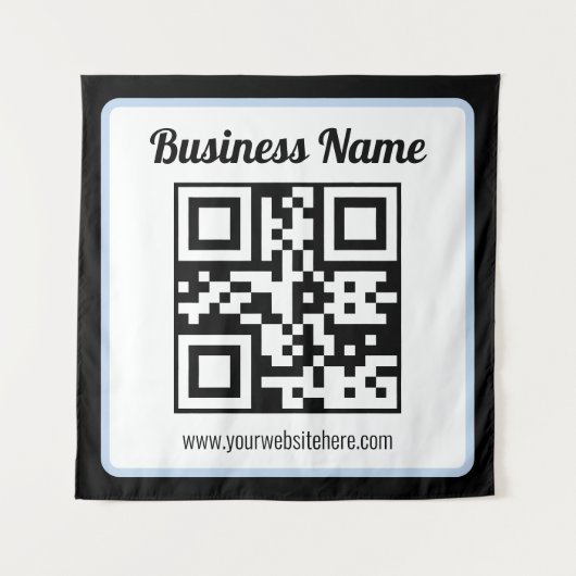 QR-code en tekst met een lichtblauwe rand kunnen w Wandkleed (Voorkant)