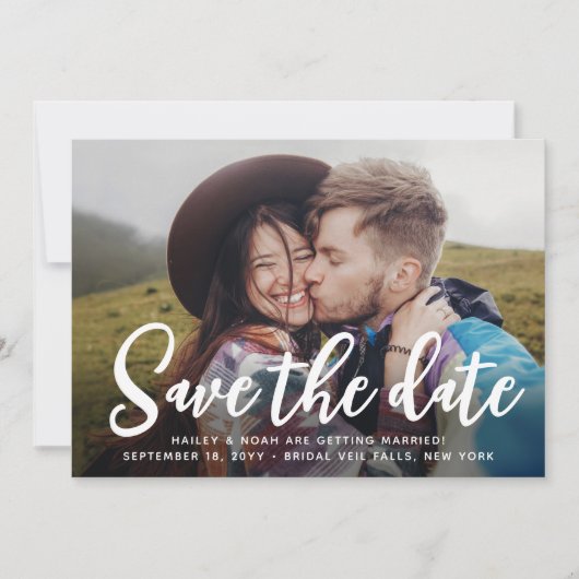 QR-code en twee foto's Modern Trendy Script Wedden Save The Date (Voorkant)