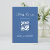 QR-code Formele Blauwe Monogram Crest Script Weddi RSVP Kaartje (Staand voorkant)