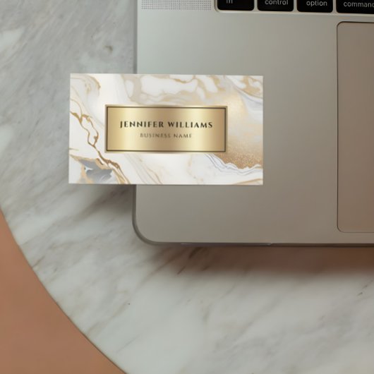 QR-code Gold White Marble Elegant Moderne Visitekaartje