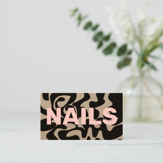 QR Code Groovy Zwart Licht Roze NAGELS Kraft Visitekaartje (Staand voorkant)