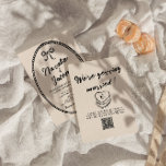 QR Code Hand Geschreven Vintage Unieke Eigenzinnig Kaart<br><div class="desc">Deze huwelijksuitnodiging is ideaal voor uw bruiloft als u op zoek bent naar een mooie, unieke en eenvoudig te bewerken uitnodiging. Een eenvoudige minimalistische crème en een zwarte handgetekende sjabloon. Met een effen romige achtergrond aan de voorkant en handgetekende lijst en boog. En zwarte hand geschreven grillige bruid en bruidegom...</div>