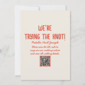 QR Code  Hand getrokken Red Cake Funky Wedding Kaart (Achterkant)