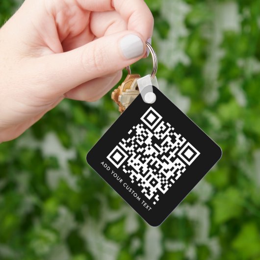 QR-code | Jouw tekst Black Modern minimalist Sleutelhanger (Hand)